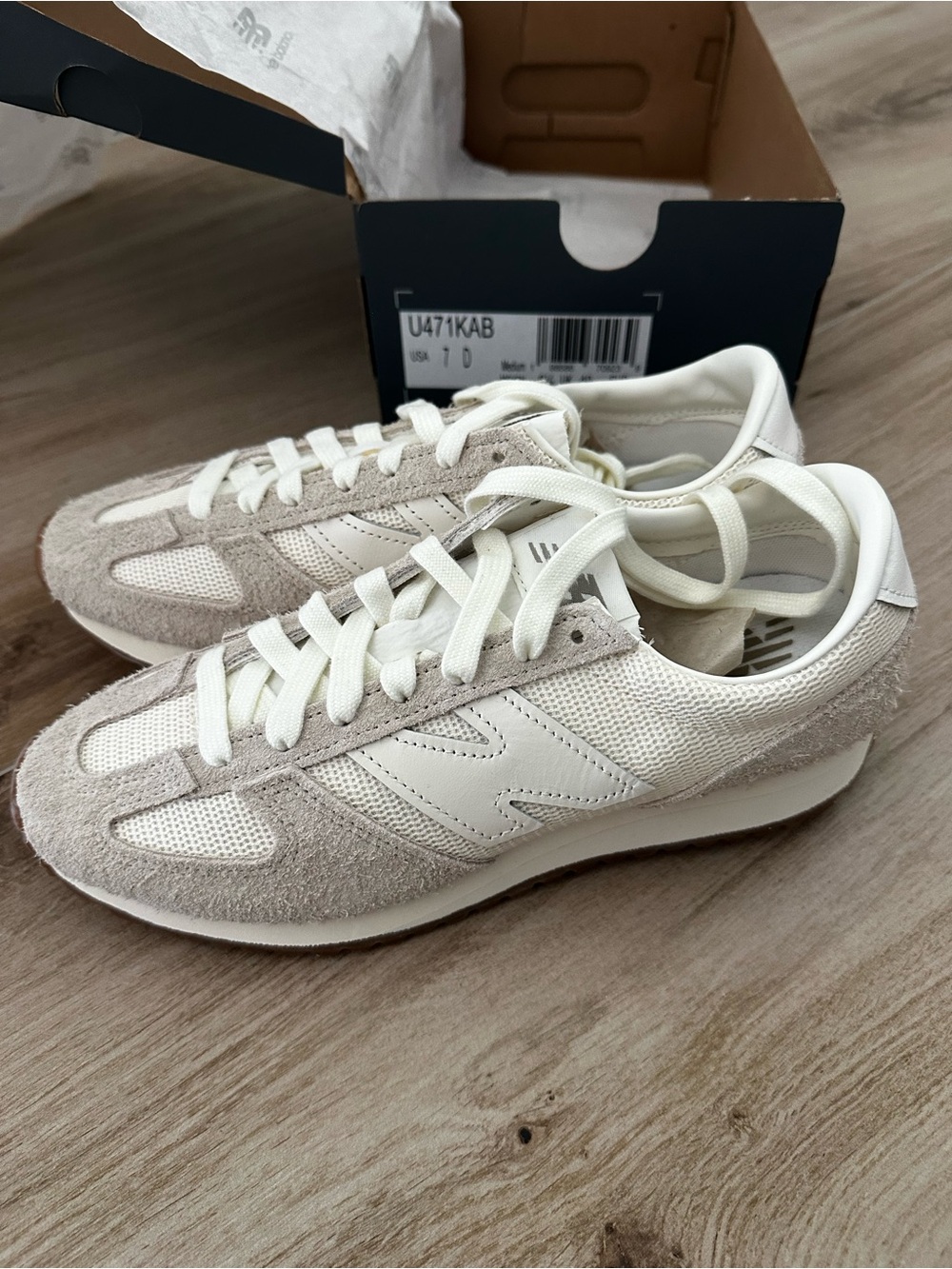 New Balance 471 Athletic Tennis Shoes, size 7 (Run big) - Picture 2 of 7